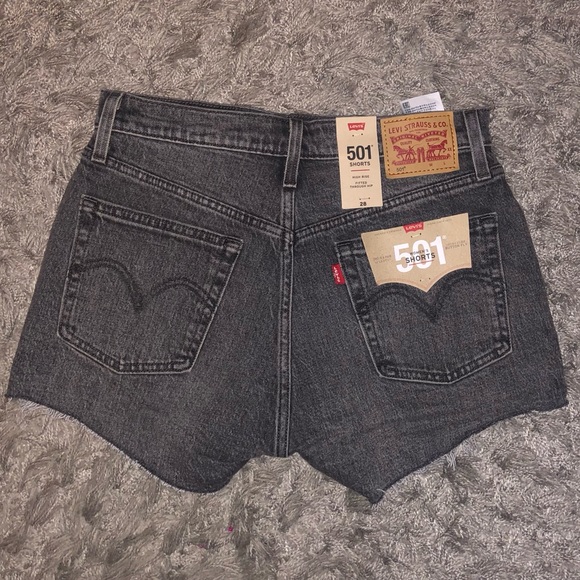 Levi’s 501 Shorts - Picture 4 of 4